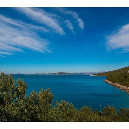 Stunning 7-Bed Villa In Maslinica With Pool