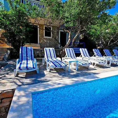 Villa Stunning 7-Bed Villa In Maslinica With Pool Maslinica