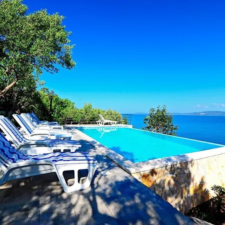 Stunning 7-Bed Villa In Maslinica With Pool Villa