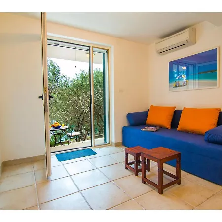 Stunning 7-Bed Villa In Maslinica With Pool *