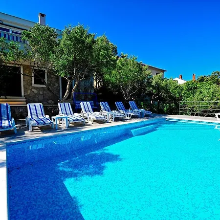 Stunning 7-Bed Villa In Maslinica With Pool Villa *