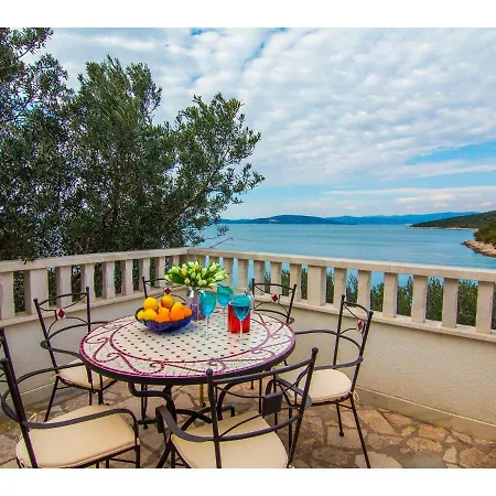 Villa Stunning 7-Bed Villa In Maslinica With Pool Maslinica